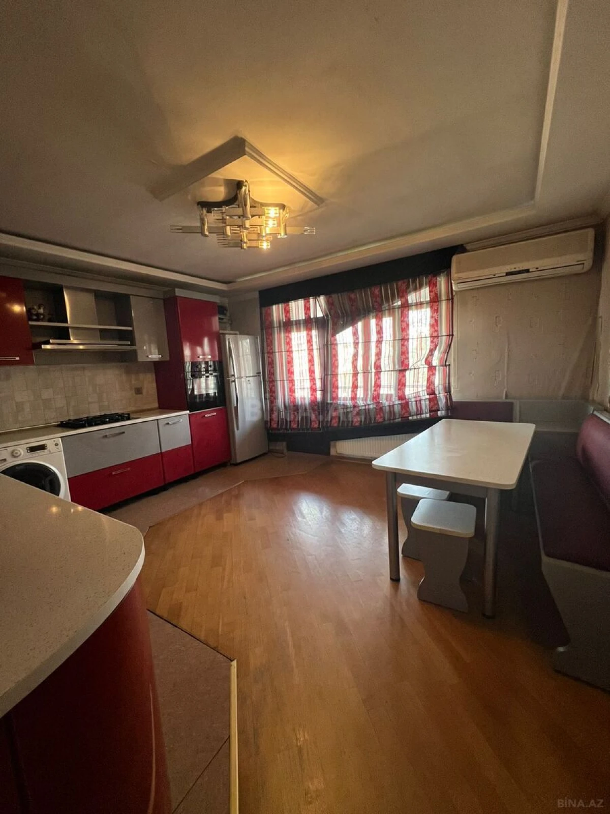 Satılır 3 otaqlı mənzil 110 m²