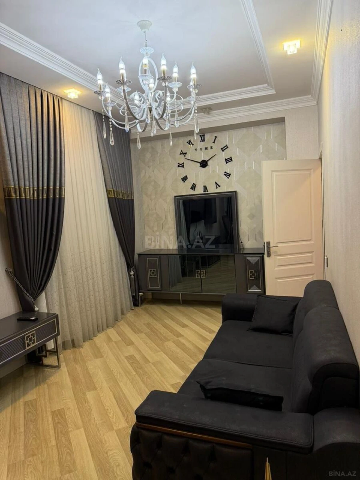 Kirayə verilir 3 otaqlı mənzil 130 m²