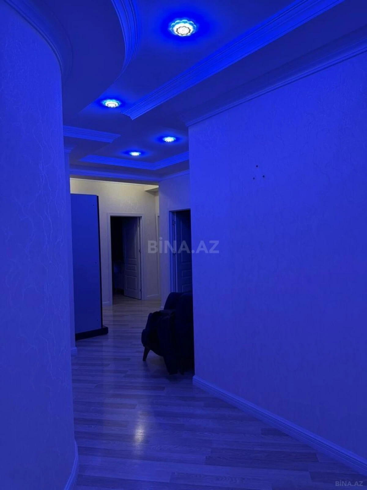 Kirayə verilir 3 otaqlı mənzil 130 m²