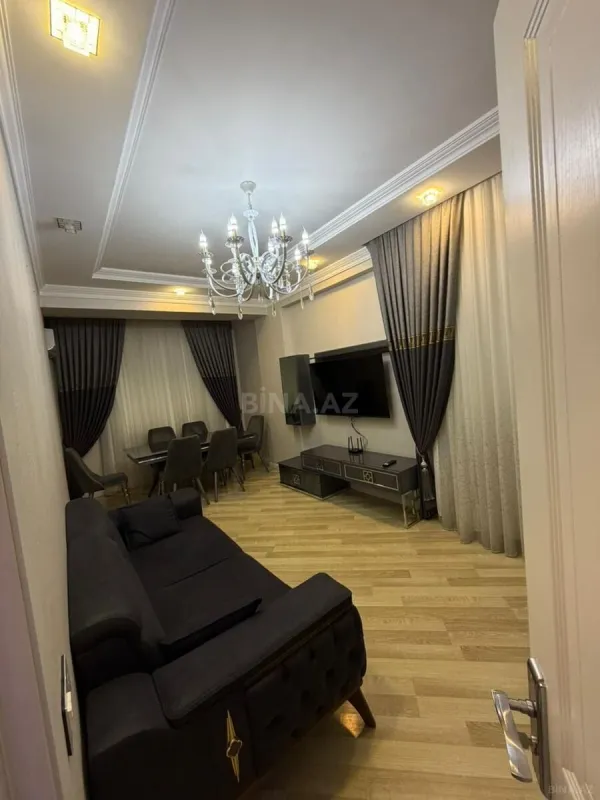 Kirayə verilir 3 otaqlı mənzil 130 m²