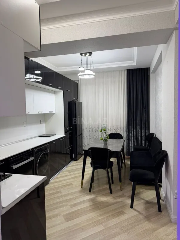 Kirayə verilir 3 otaqlı mənzil 130 m²