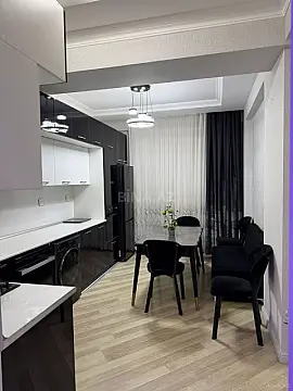 Kirayə verilir 3 otaqlı mənzil 130 m²