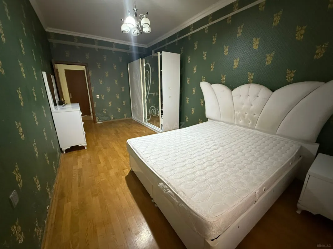 Satılır 3 otaqlı mənzil 148 m²