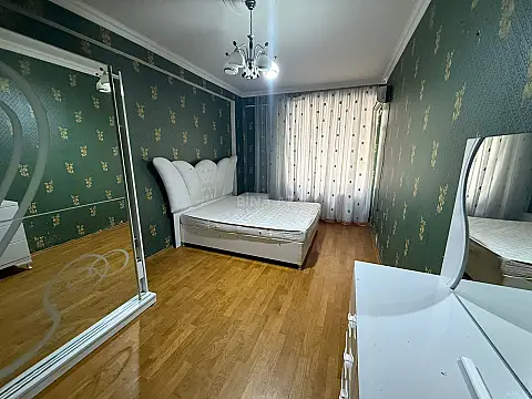 Satılır 3 otaqlı mənzil 148 m²