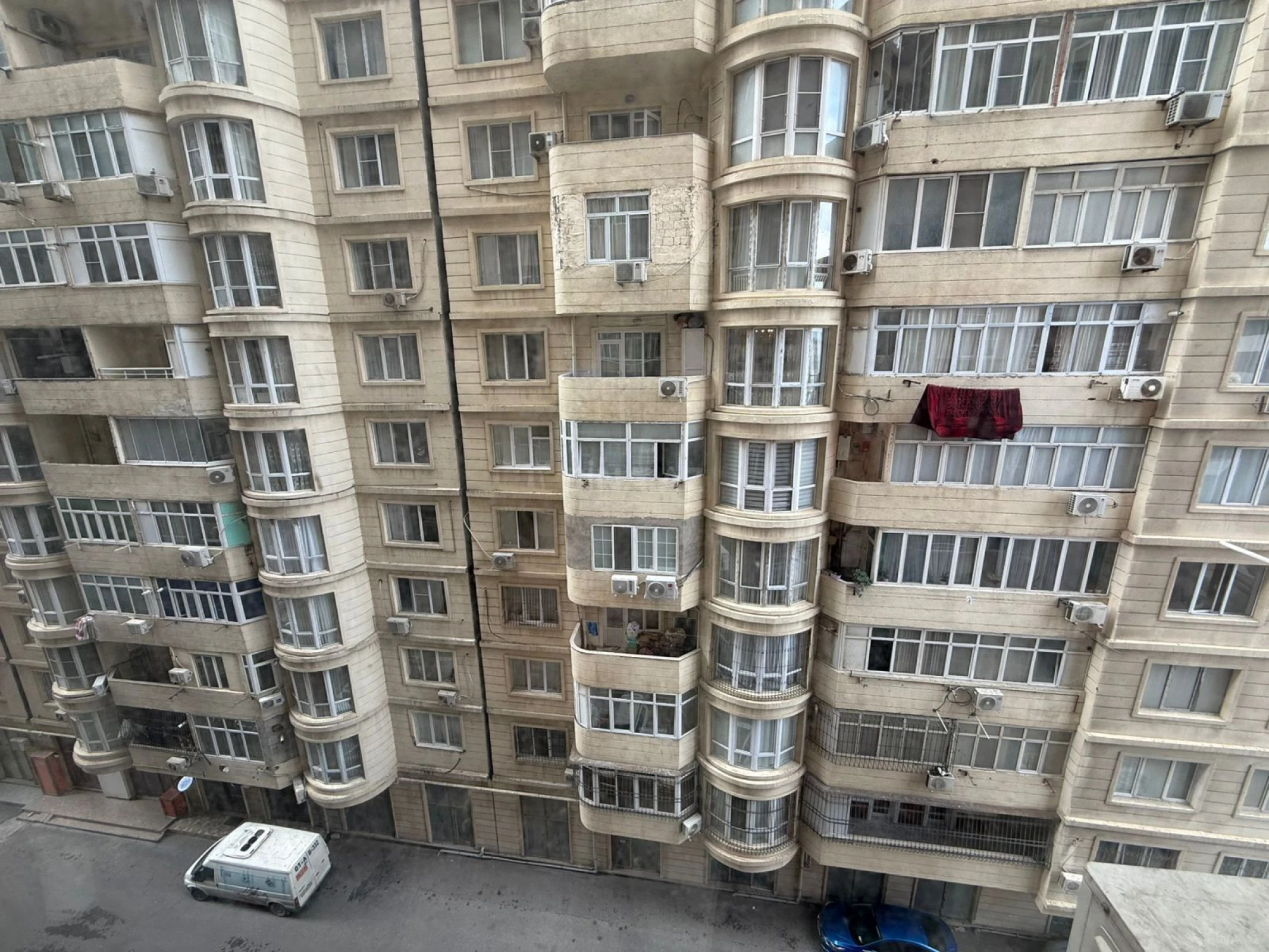 Satılır 3 otaqlı mənzil 148 m²