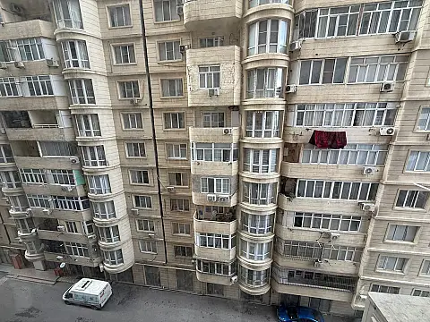 Satılır 3 otaqlı mənzil 148 m²