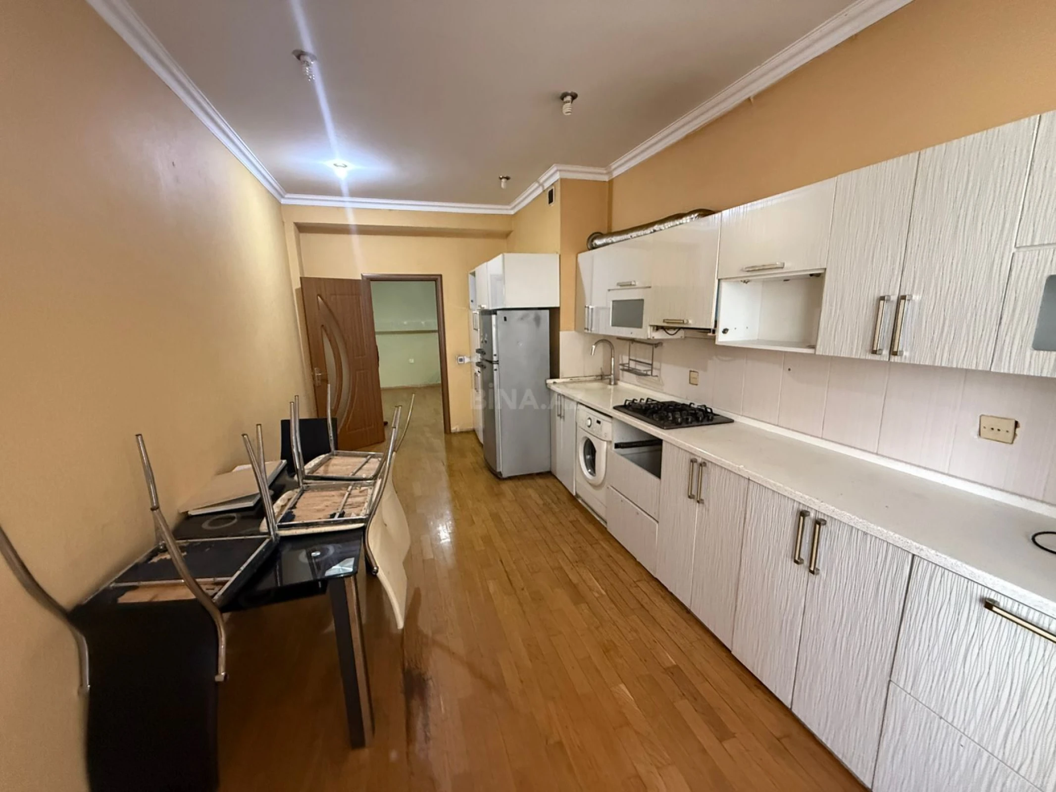Satılır 3 otaqlı mənzil 148 m²