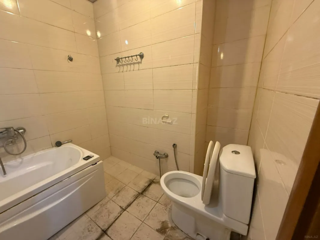 Satılır 3 otaqlı mənzil 148 m²
