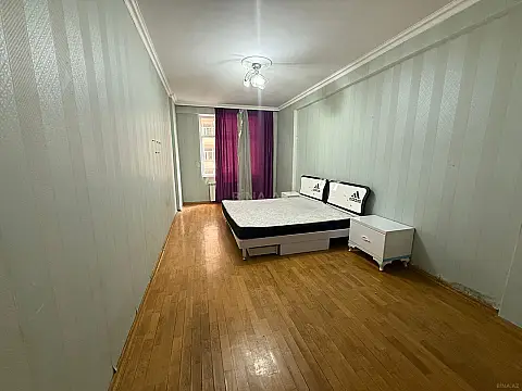 Satılır 3 otaqlı mənzil 148 m²