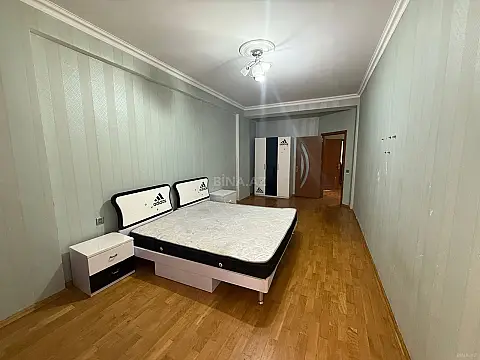 Satılır 3 otaqlı mənzil 148 m²