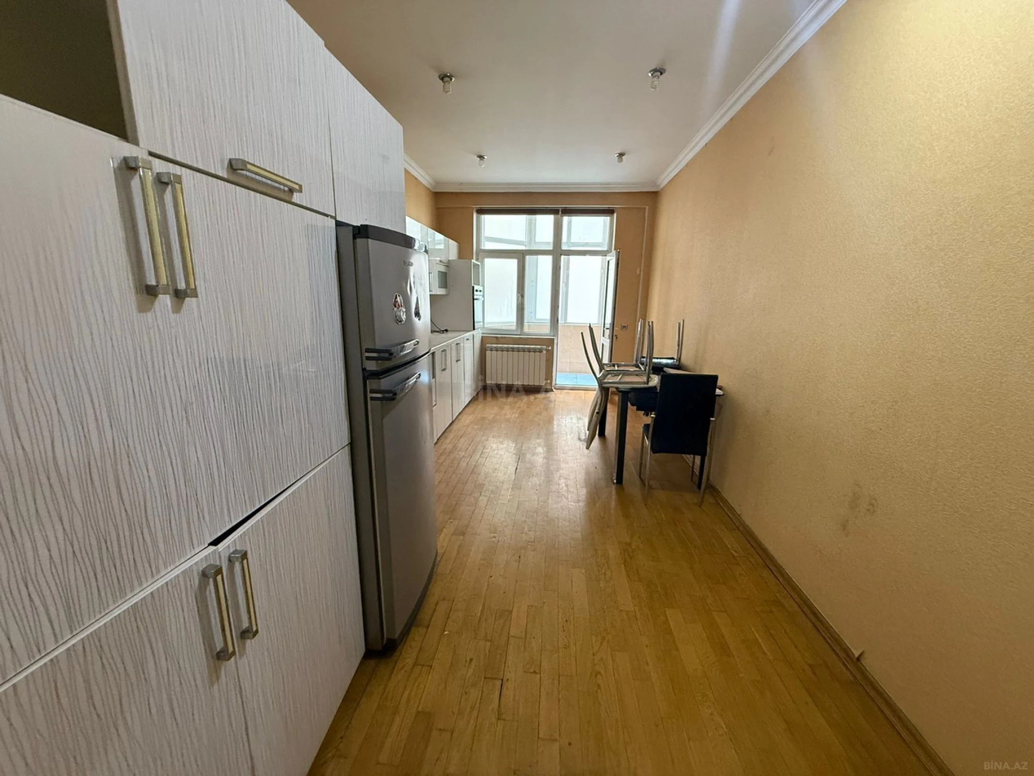 Satılır 3 otaqlı mənzil 148 m²