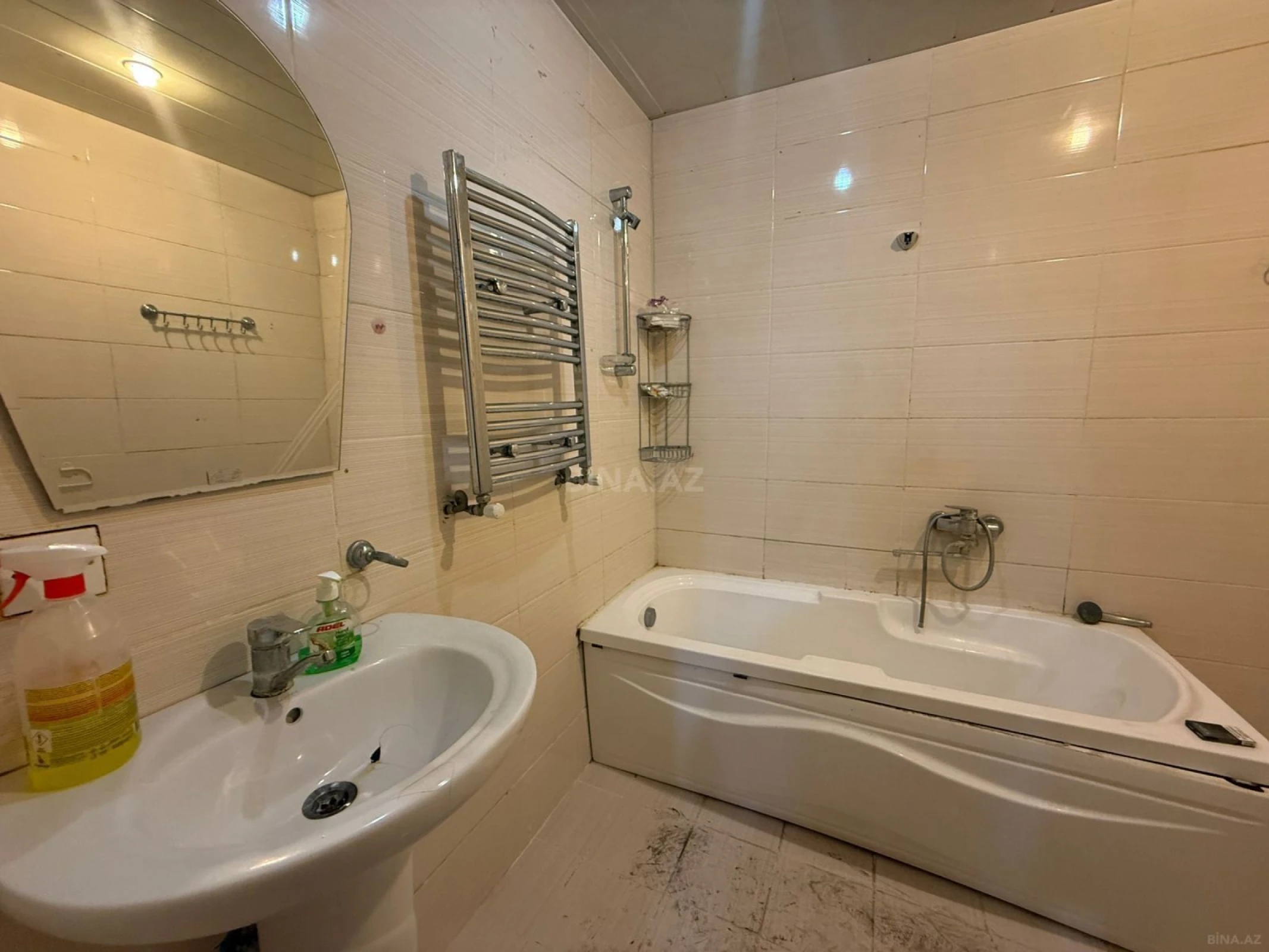 Satılır 3 otaqlı mənzil 148 m²