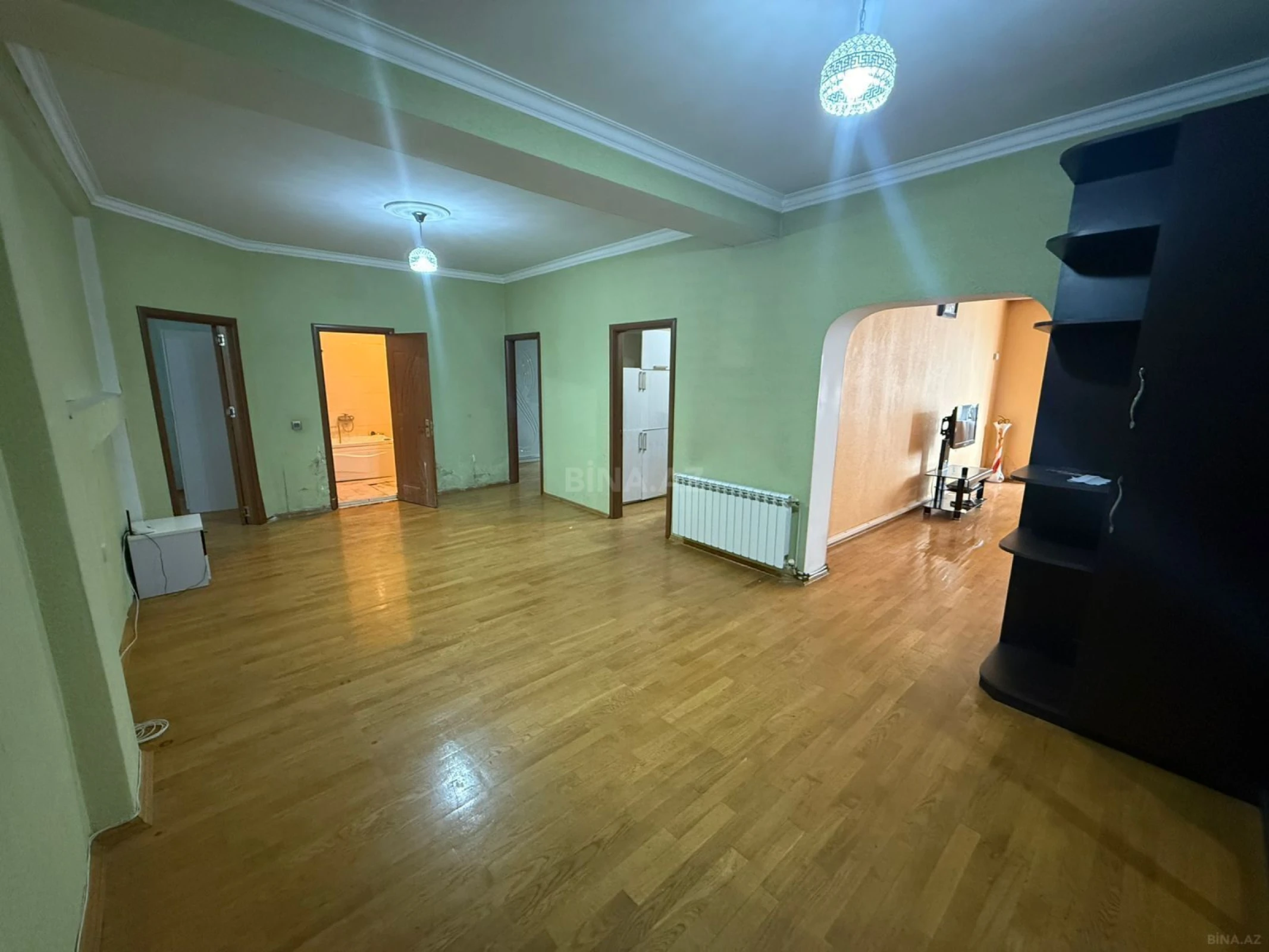 Satılır 3 otaqlı mənzil 148 m²