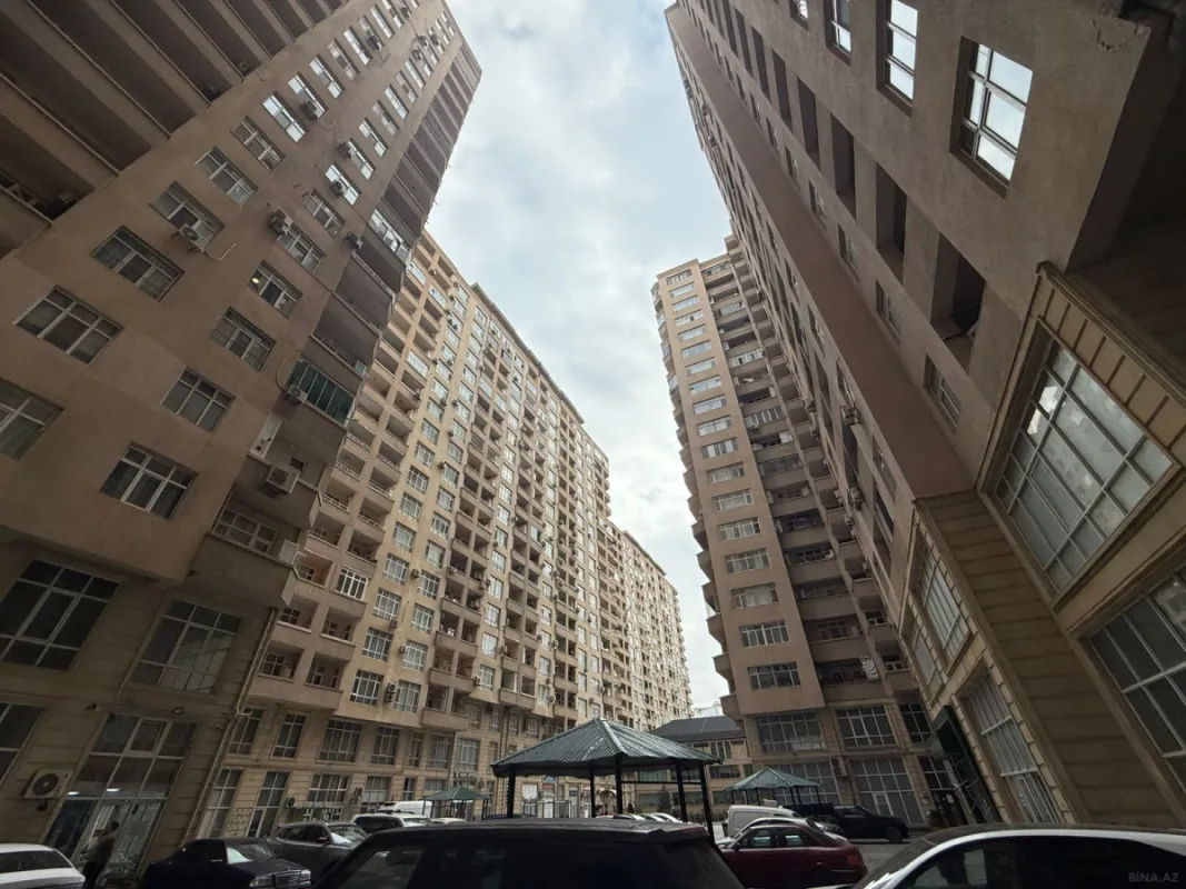 Satılır 3 otaqlı mənzil 148 m²