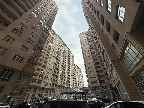 Satılır 3 otaqlı mənzil 148 m²