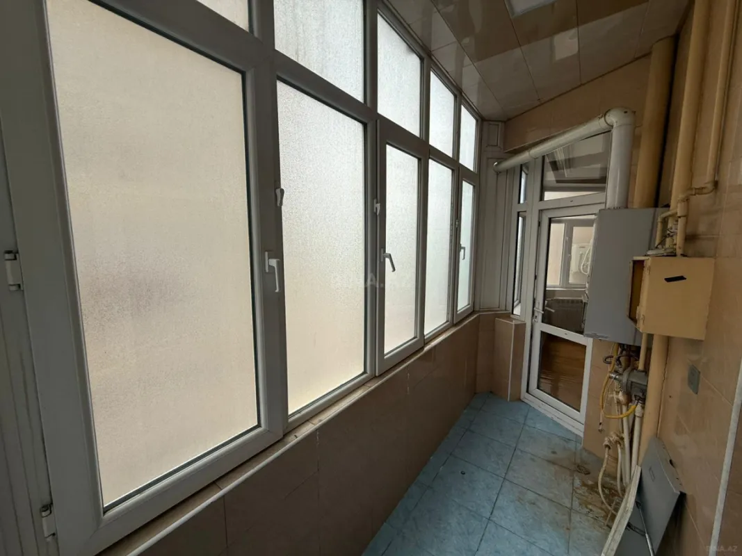 Satılır 3 otaqlı mənzil 148 m²