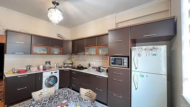 Satılır 2 otaqlı mənzil 91 m²