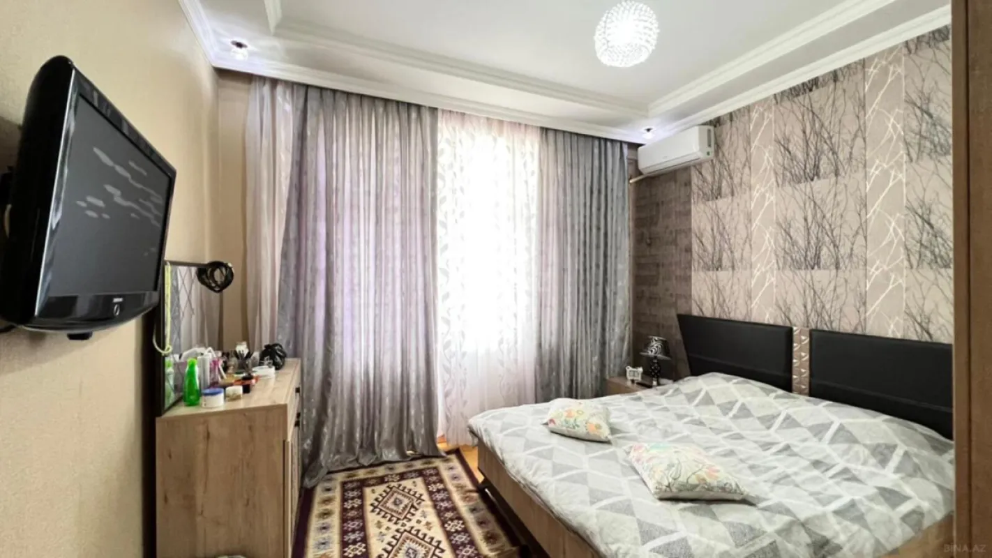 Satılır 2 otaqlı mənzil 91 m²