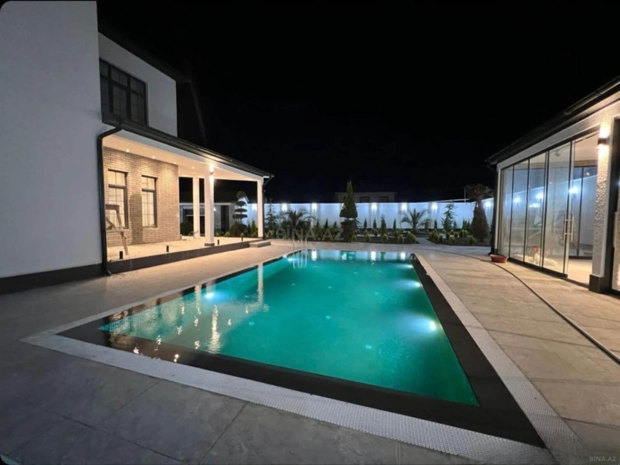 Satılır 5 otaqlı həyət evi 260 m²