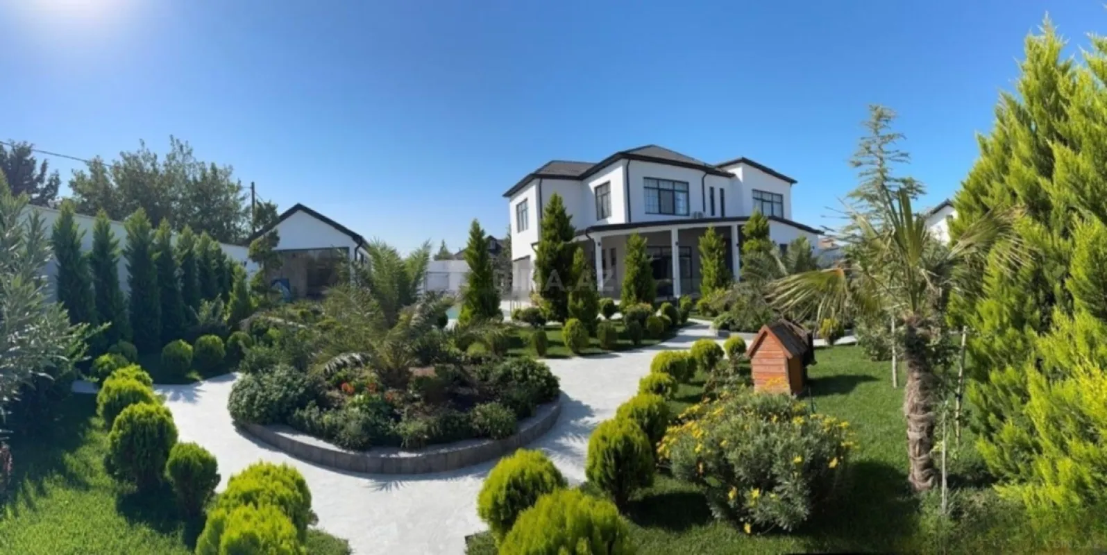 Satılır 5 otaqlı həyət evi 260 m²