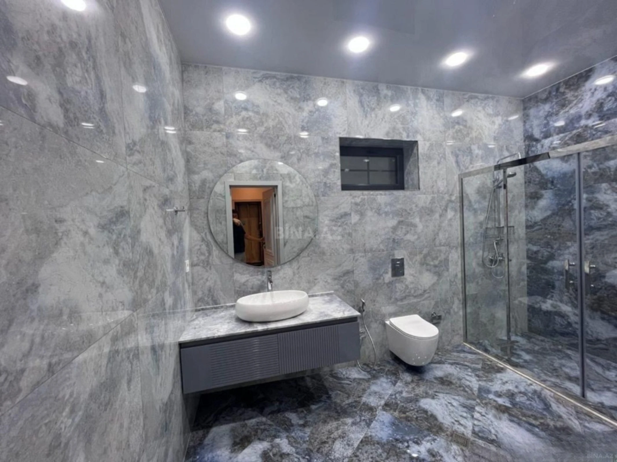 Satılır 5 otaqlı həyət evi 260 m²