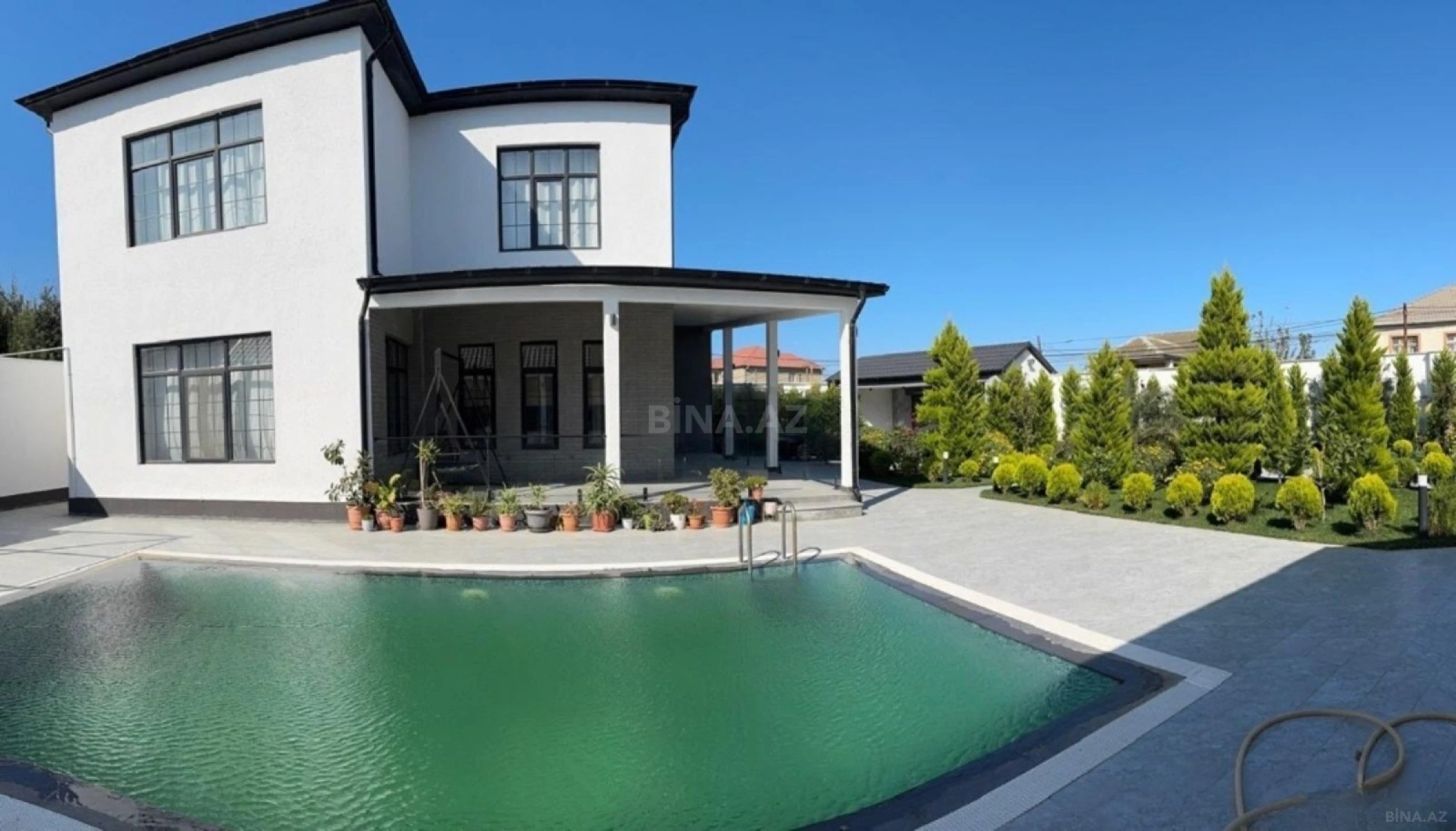 Satılır 5 otaqlı həyət evi 260 m²