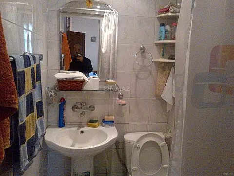 Satılır 2 otaqlı mənzil 74 m²