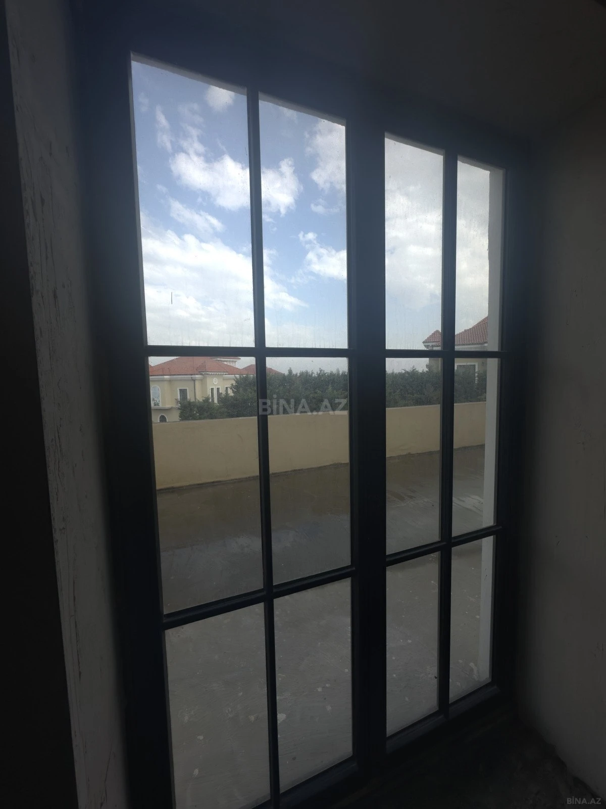 Satılır 6 otaqlı həyət evi 605 m²