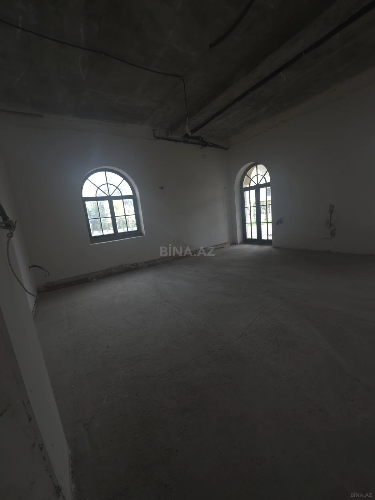 Satılır 6 otaqlı həyət evi 605 m²