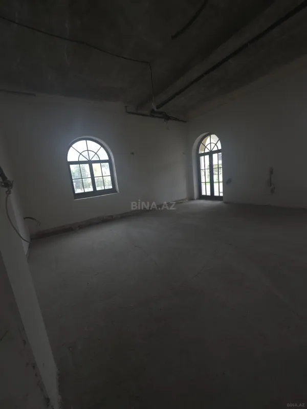 Satılır 6 otaqlı həyət evi 605 m²