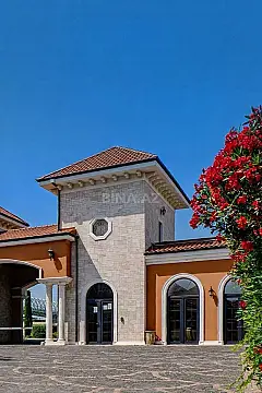 Satılır 6 otaqlı həyət evi 605 m²