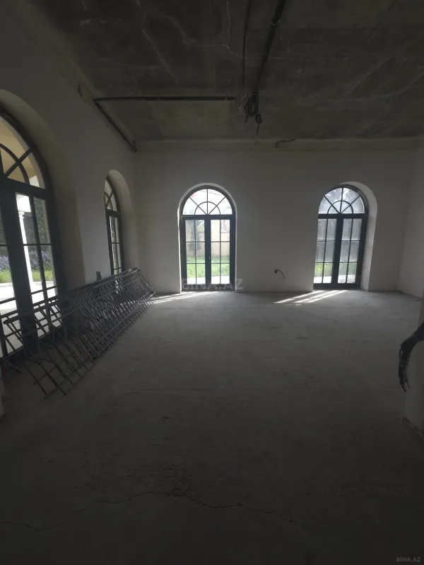 Satılır 6 otaqlı həyət evi 605 m²