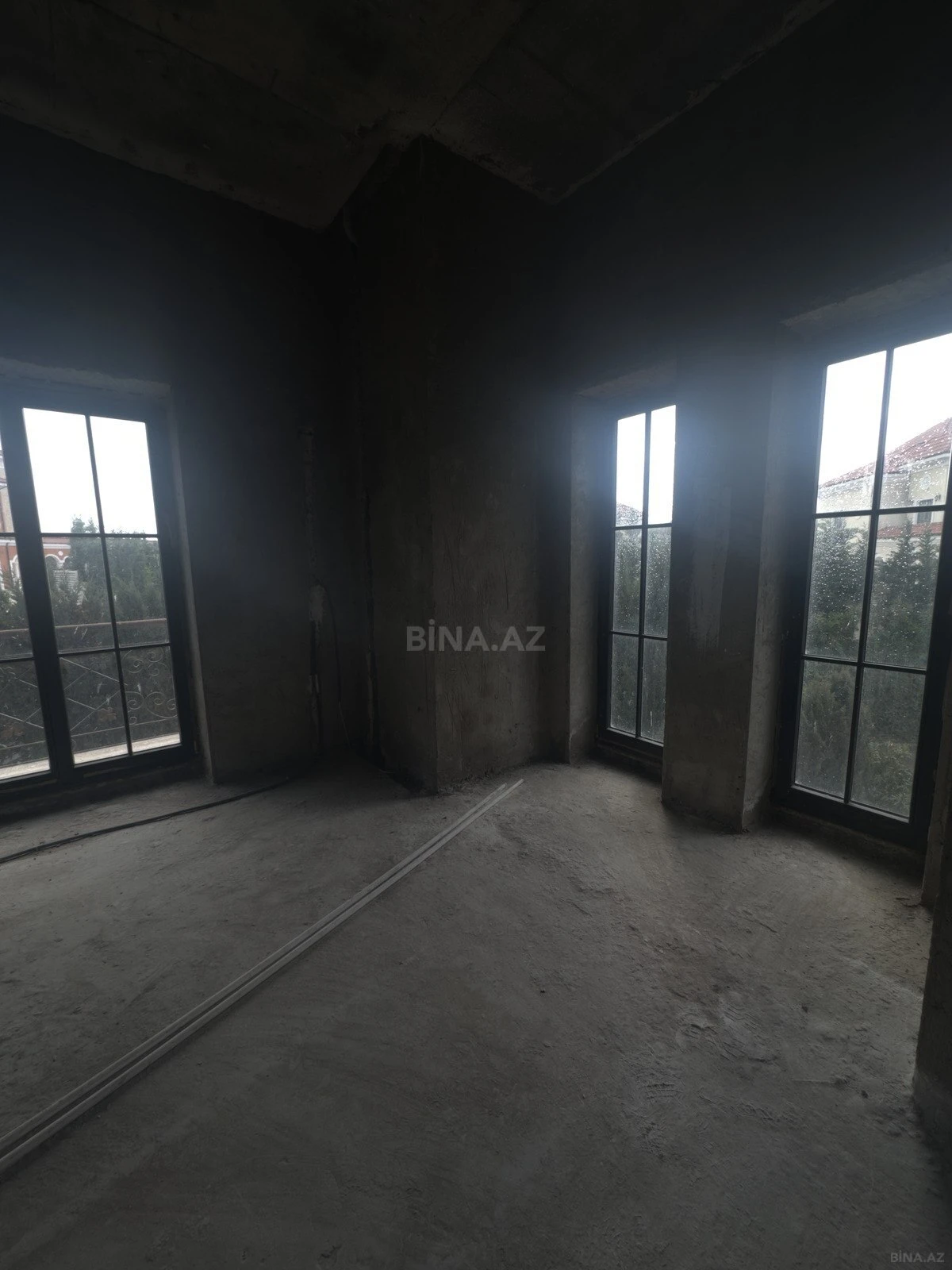 Satılır 6 otaqlı həyət evi 605 m²