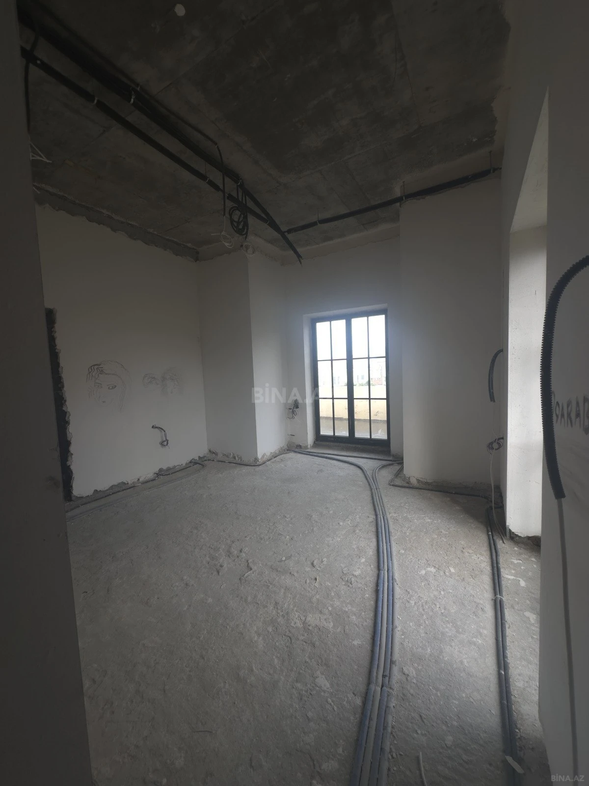 Satılır 6 otaqlı həyət evi 605 m²