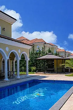 Satılır 6 otaqlı həyət evi 605 m²