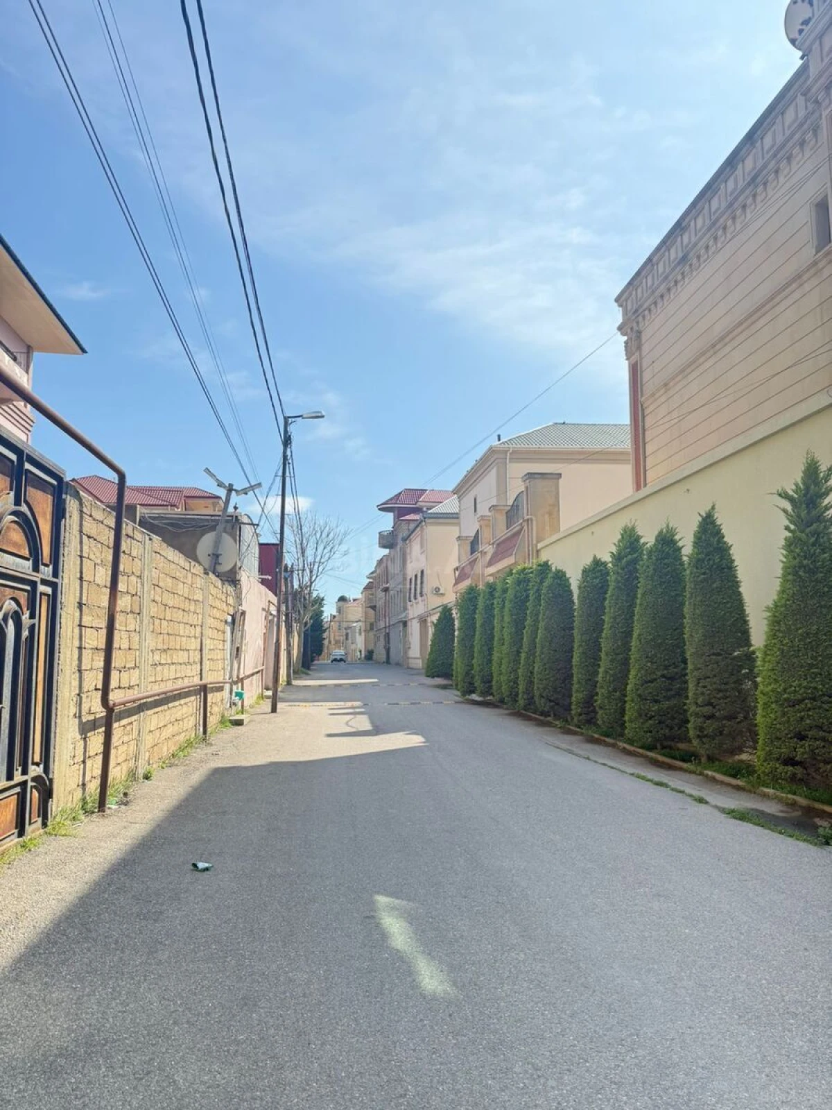 Satılır 8 otaqlı həyət evi 400 m²