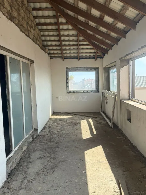 Satılır 8 otaqlı həyət evi 400 m²