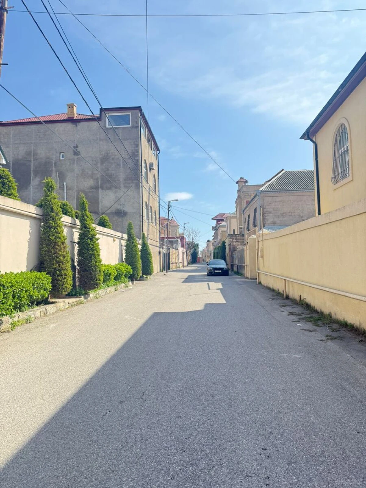 Satılır 8 otaqlı həyət evi 400 m²