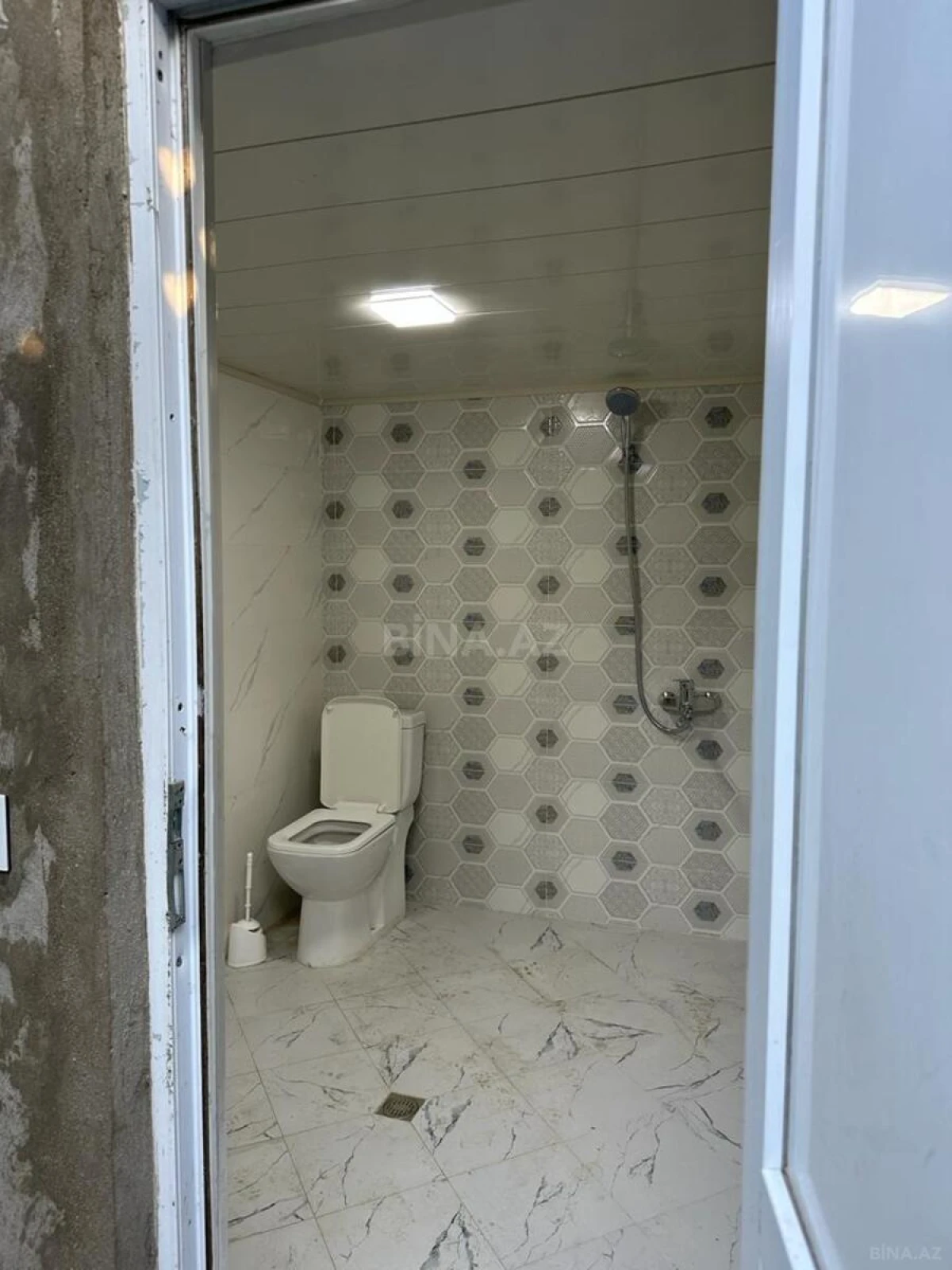 Satılır 5 otaqlı həyət evi 200 m²