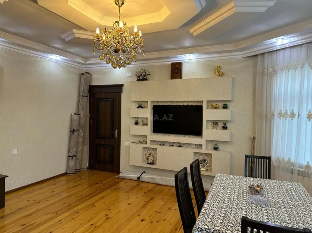 Satılır 5 otaqlı həyət evi 200 m²