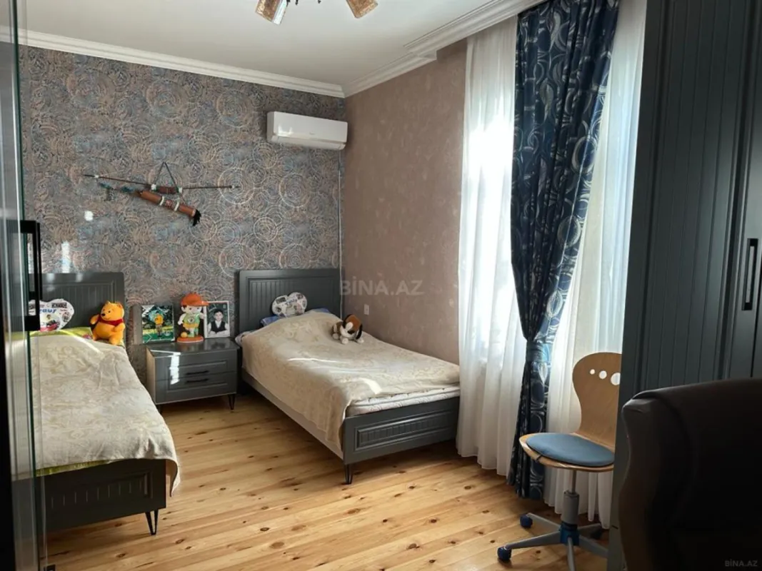 Satılır 5 otaqlı həyət evi 200 m²