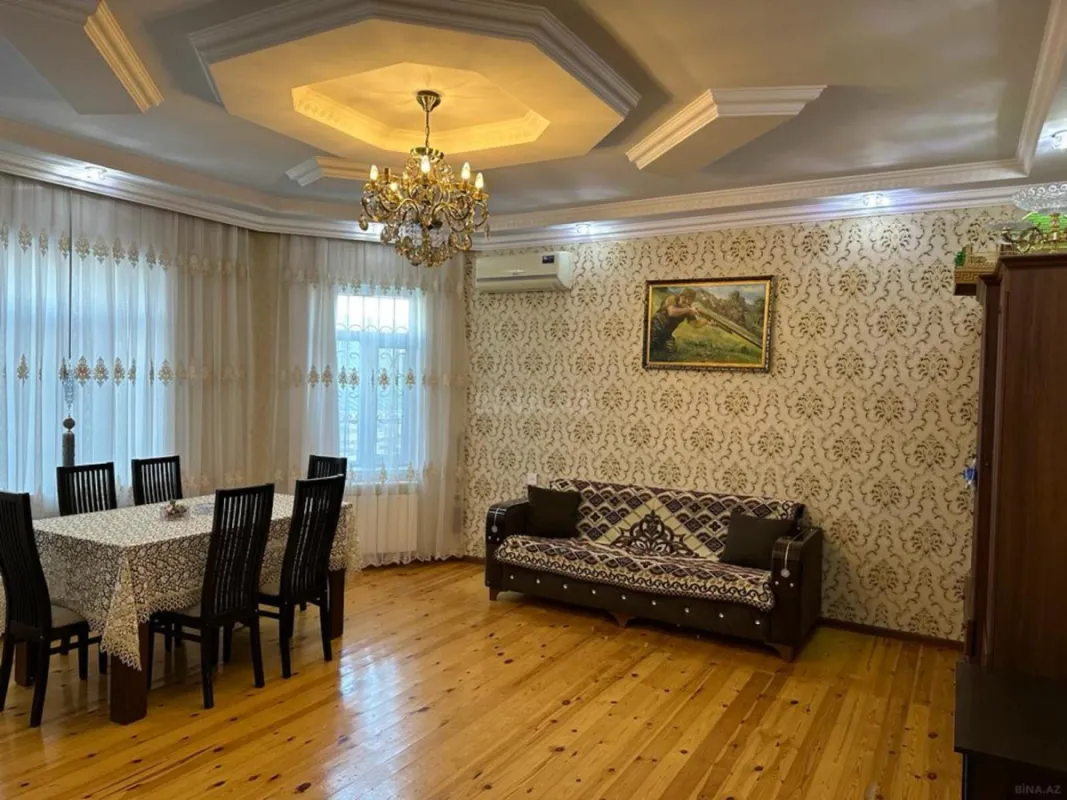 Satılır 5 otaqlı həyət evi 200 m²