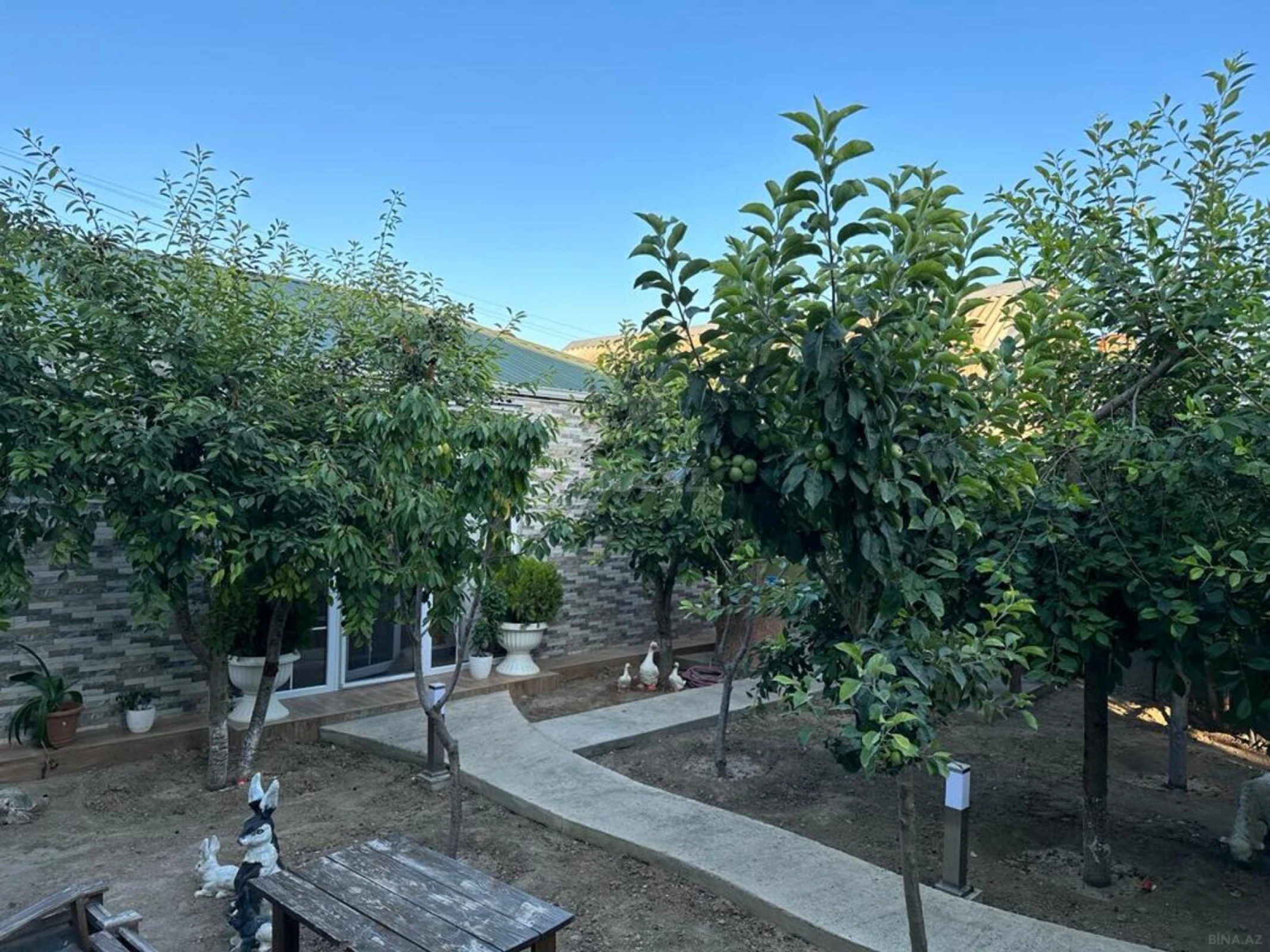Satılır 5 otaqlı həyət evi 200 m²