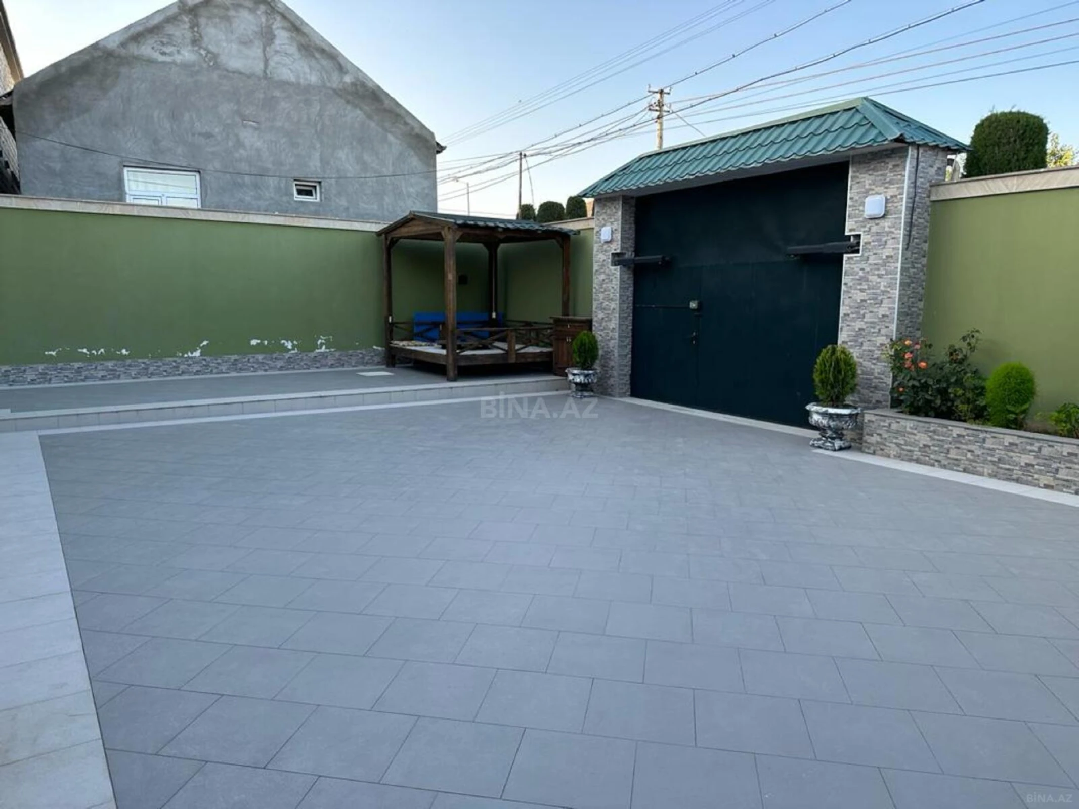 Satılır 5 otaqlı həyət evi 200 m²