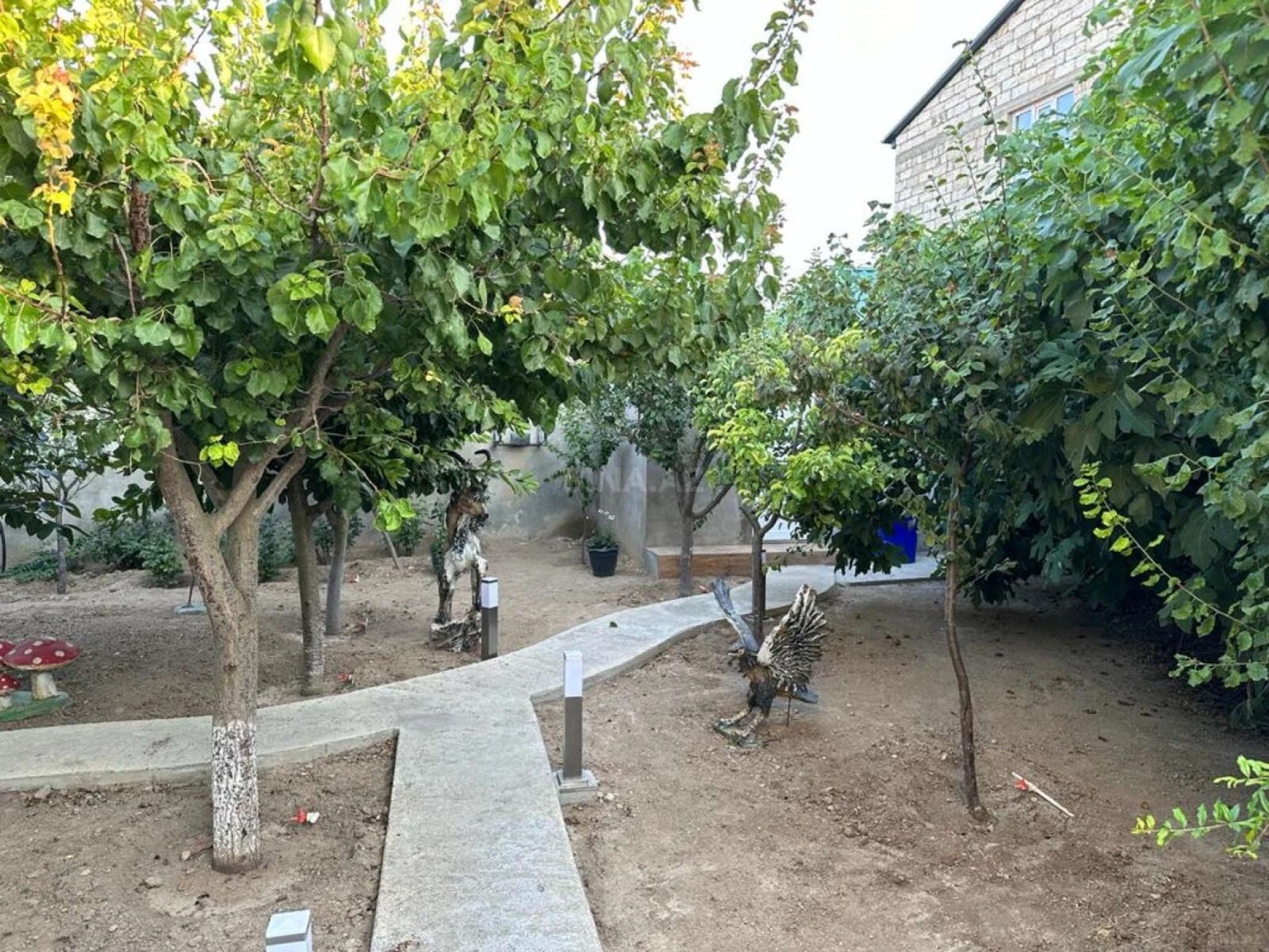 Satılır 5 otaqlı həyət evi 200 m²