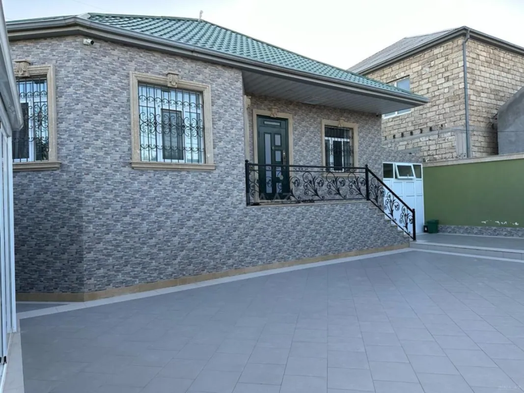 Satılır 5 otaqlı həyət evi 200 m²