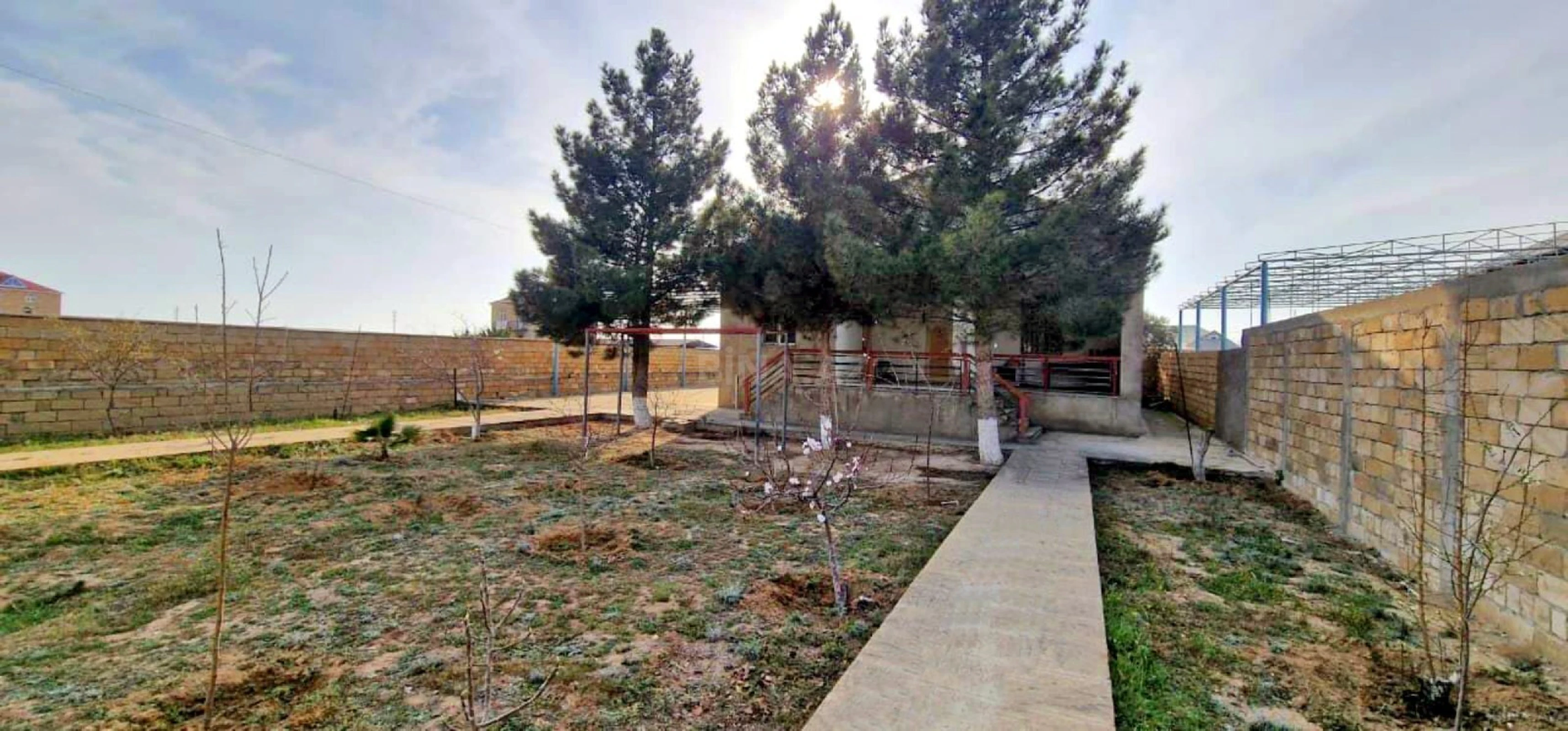 Satılır 3 otaqlı həyət evi 100 m²