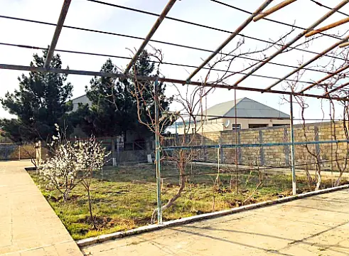 Satılır 3 otaqlı həyət evi 100 m²