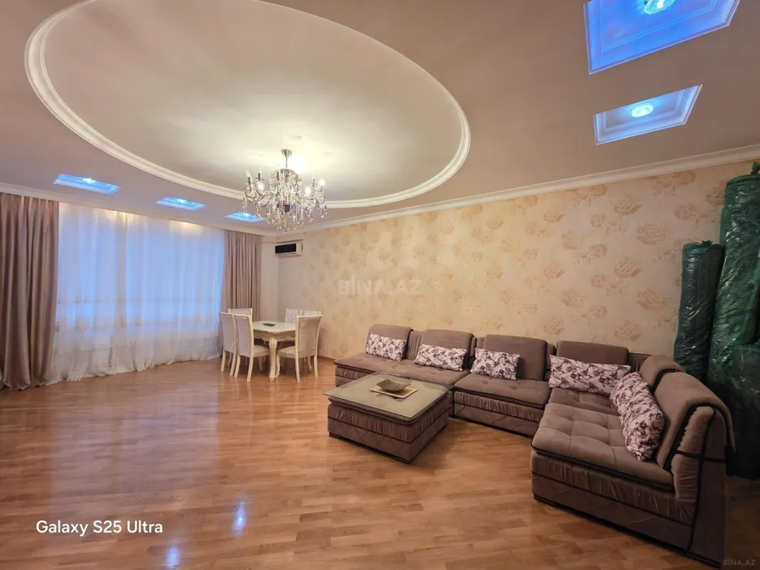 Kirayə verilir 2 otaqlı mənzil 110 m²