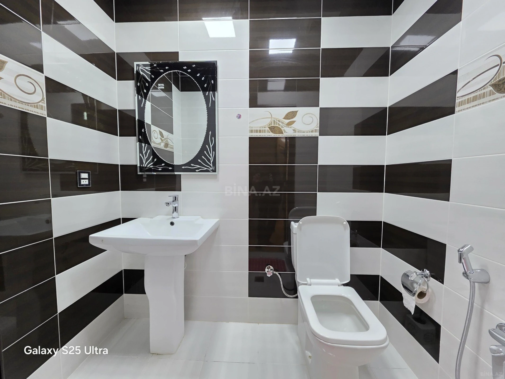 Kirayə verilir 2 otaqlı mənzil 110 m²